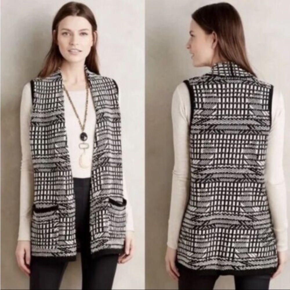 Angel Of The North  Anthropologie Black and White Knit Boho Vest Sz Small